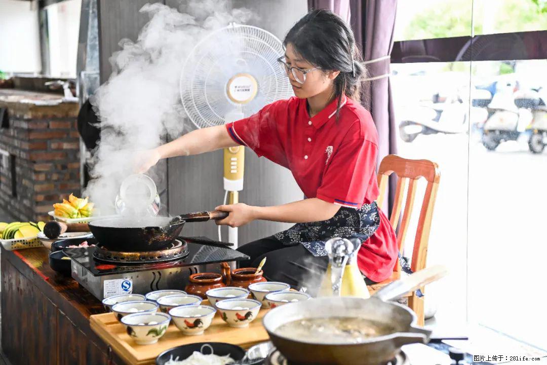 全网追的“扁担女孩”，找了一份暑假工，时薪12元 - 滨州生活资讯 - 滨州28生活网 bz.28life.net